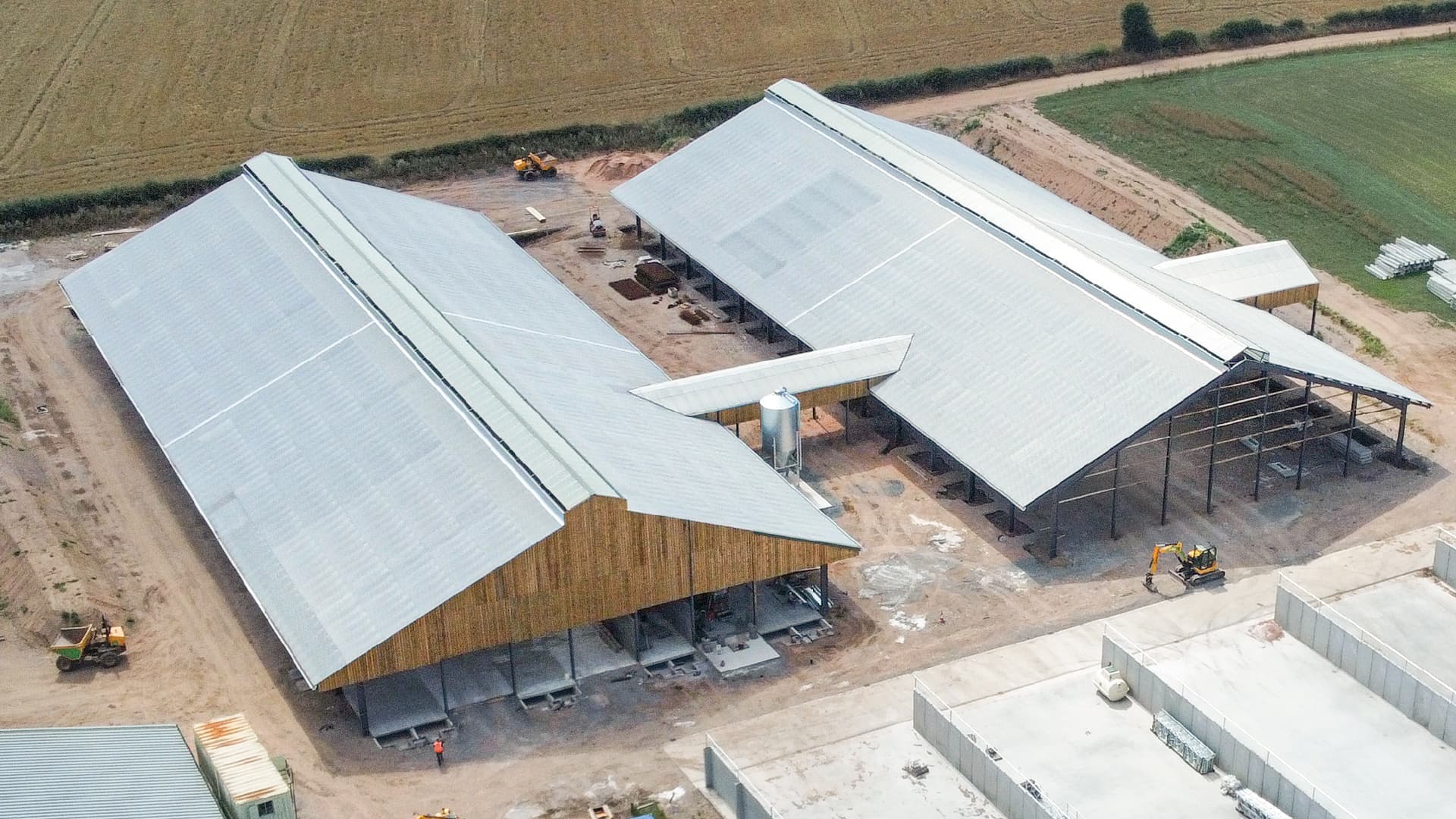 Turnkey dairy farm near Market Drayton uses EUROSIX in Natural Grey